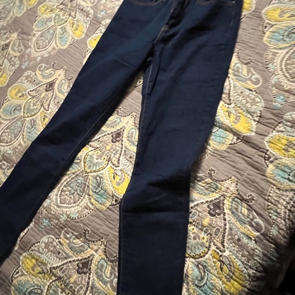 Levi’s skinny jeans 28 x 28 - Picture 3 of 4